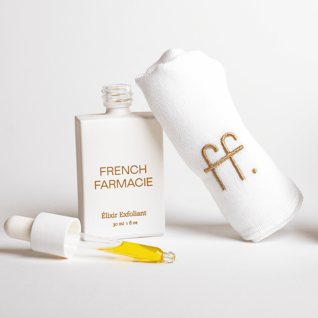 Élixir Exfoliant and muslin cloth to shed dull, dead skin cells